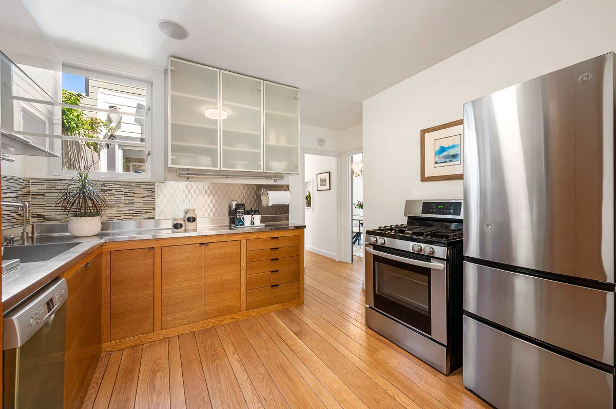 160 Santa Marina St, San Francisco, CA 94110 Bernal Heights Home for Sale Top SF Realtor Listing Agent Danielle Lazier Vivre Real Estate (9)