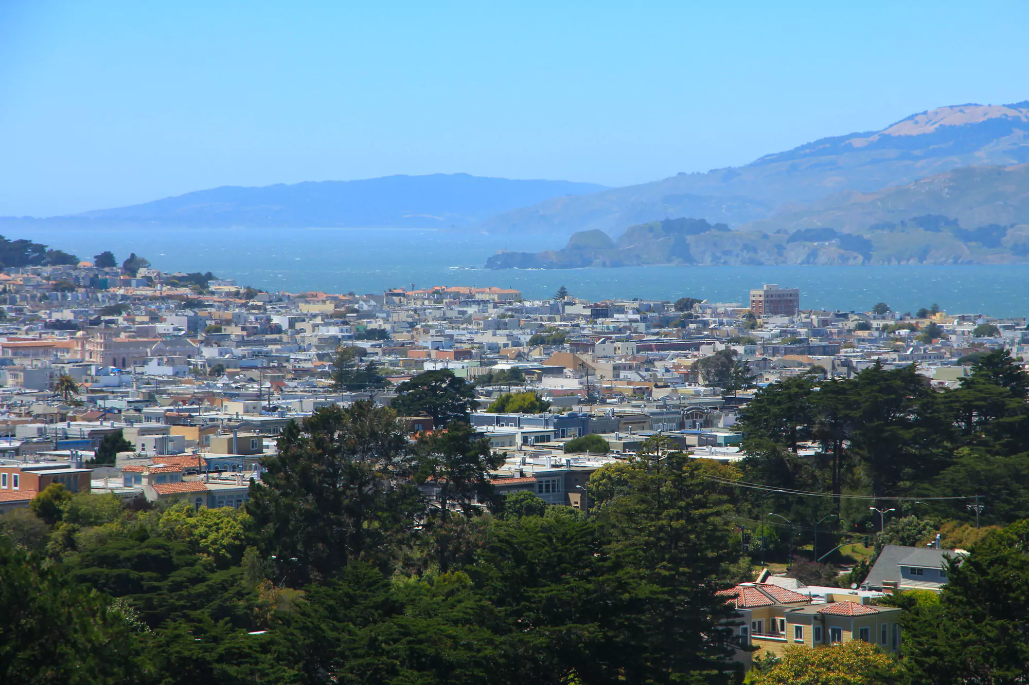 richmond is a larger neighborhood in the northwest corner of san francisco