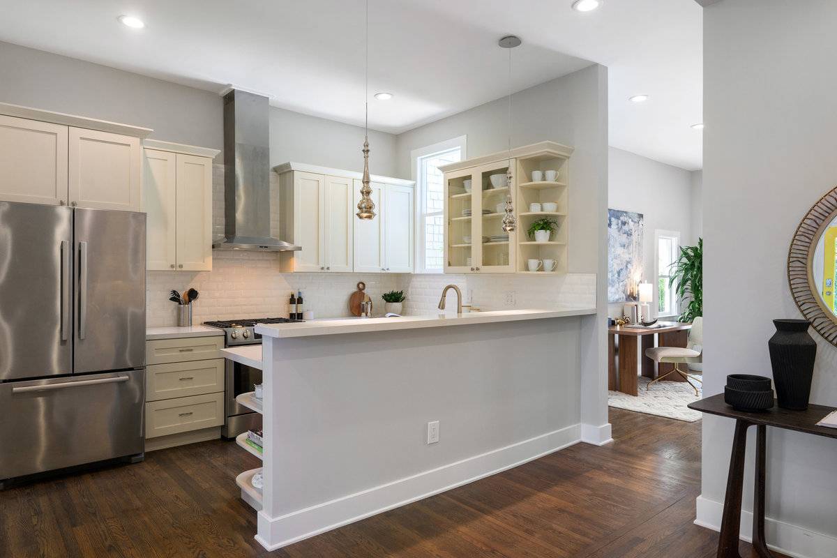 3790 Cesar Chavez St, San Francisco, CA 94110 Victorian home for sale by top Noe Valley real estate agents Danielle Lazier Vivre best SF Realtors (13)