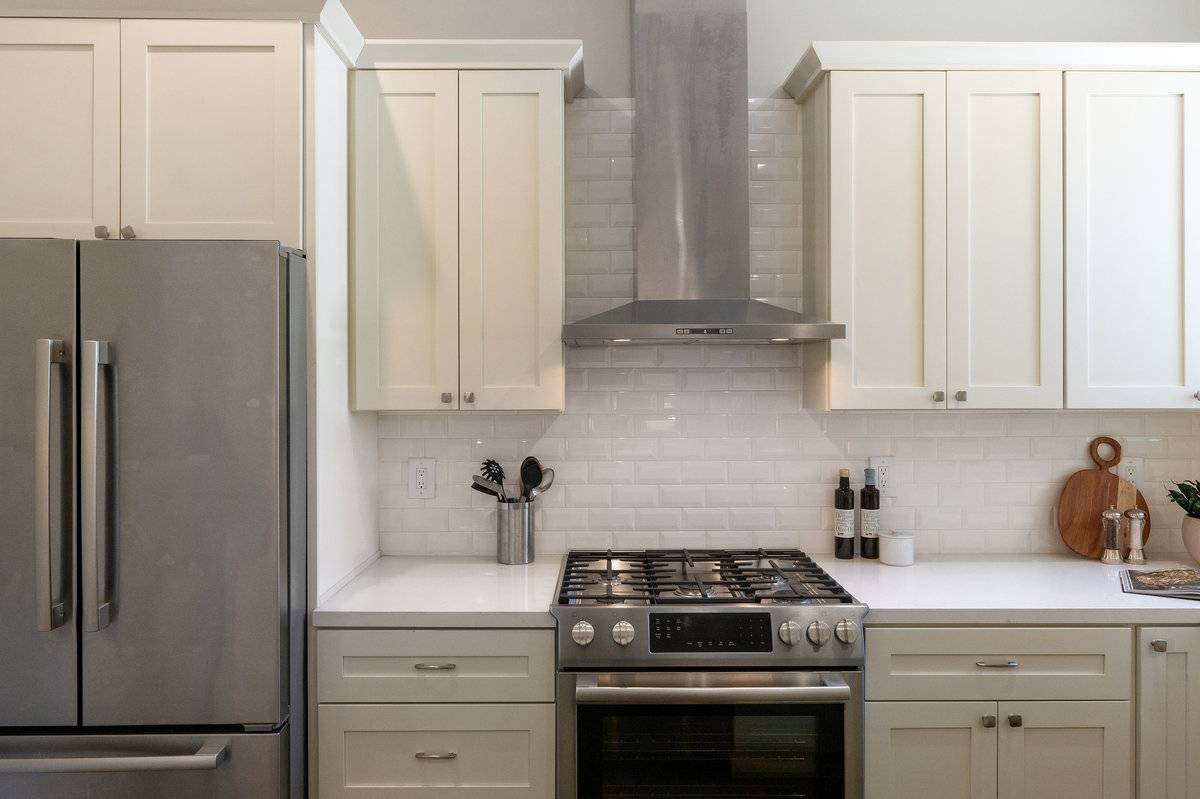 3790 Cesar Chavez St, San Francisco, CA 94110 Victorian home for sale by top Noe Valley real estate agents Danielle Lazier Vivre best SF Realtors (16)
