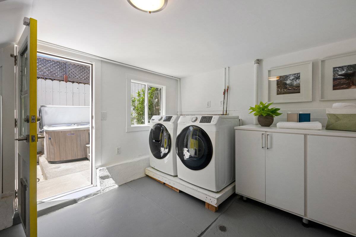 3790 Cesar Chavez St, San Francisco, CA 94110 Victorian home for sale by top Noe Valley real estate agents Danielle Lazier Vivre best SF Realtors (24)
