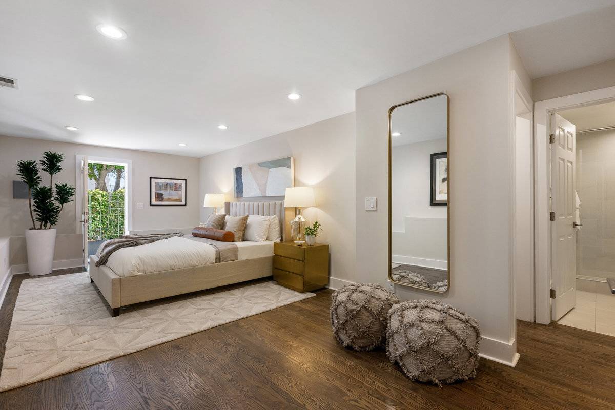 3790 Cesar Chavez St, San Francisco, CA 94110 Victorian home for sale by top Noe Valley real estate agents Danielle Lazier Vivre best SF Realtors (27)
