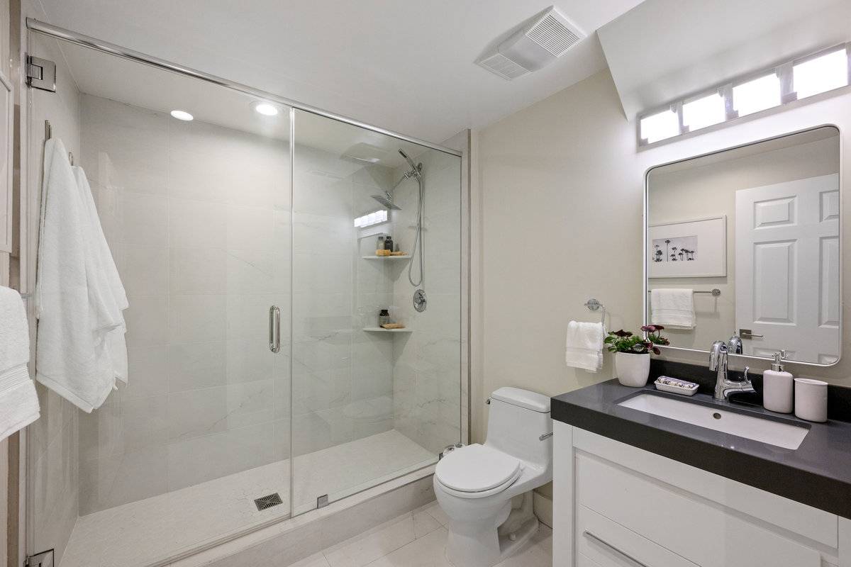 3790 Cesar Chavez St, San Francisco, CA 94110 Victorian home for sale by top Noe Valley real estate agents Danielle Lazier Vivre best SF Realtors (28)