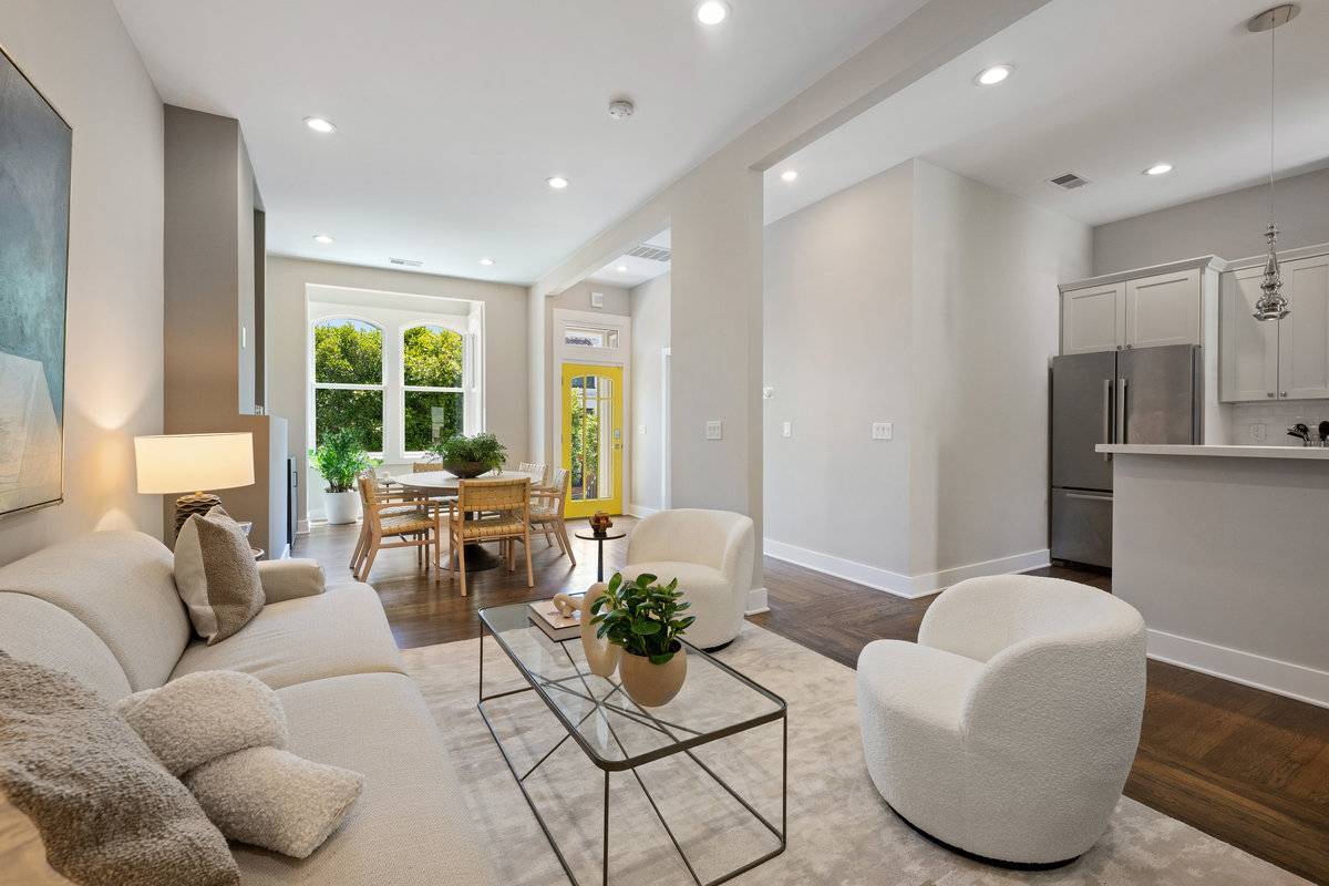 3790 Cesar Chavez St, San Francisco, CA 94110 Victorian home for sale by top Noe Valley real estate agents Danielle Lazier Vivre best SF Realtors (5)