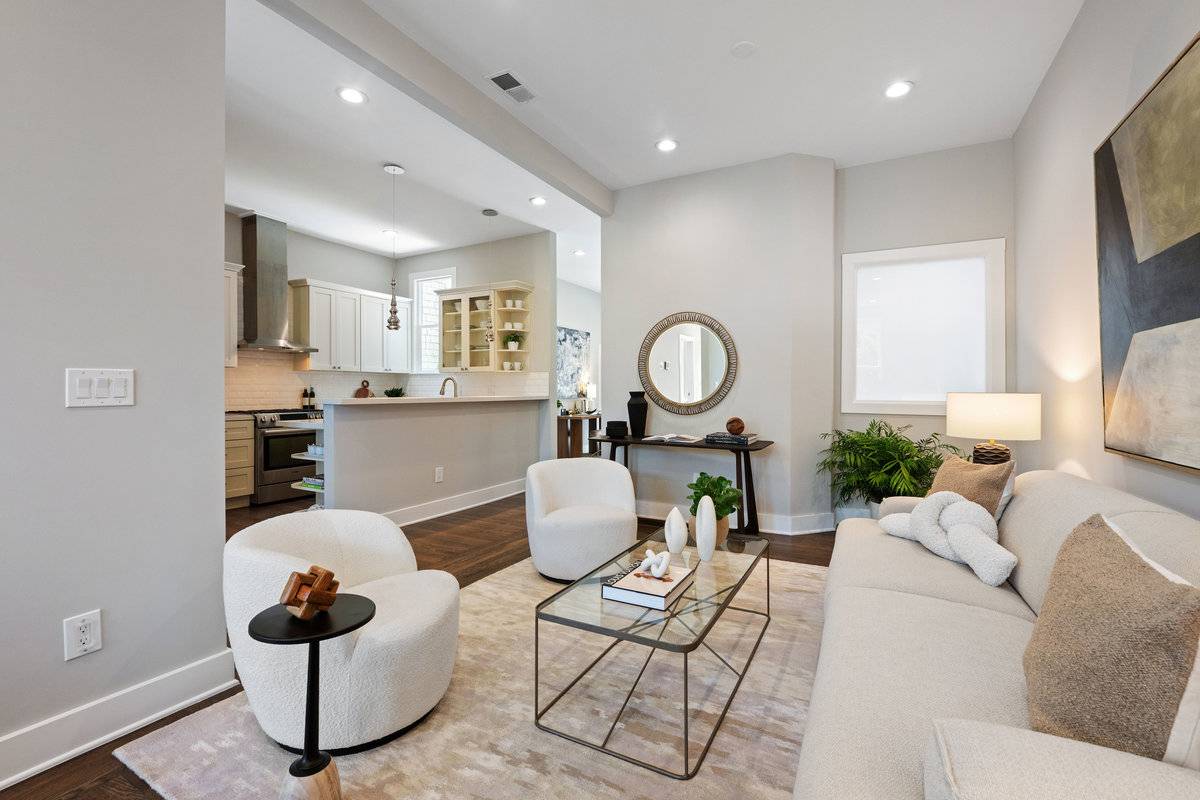 3790 Cesar Chavez St, San Francisco, CA 94110 Victorian home for sale by top Noe Valley real estate agents Danielle Lazier Vivre best SF Realtors (6)