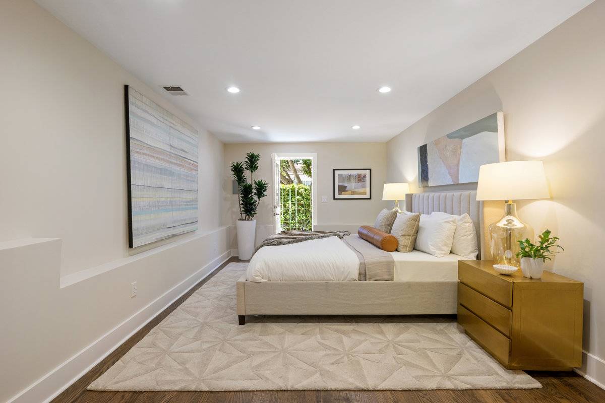 3790 Cesar Chavez St, San Francisco, CA 94110 Victorian home for sale by top Noe Valley real estate agents Danielle Lazier Vivre best SF Realtors (br2)