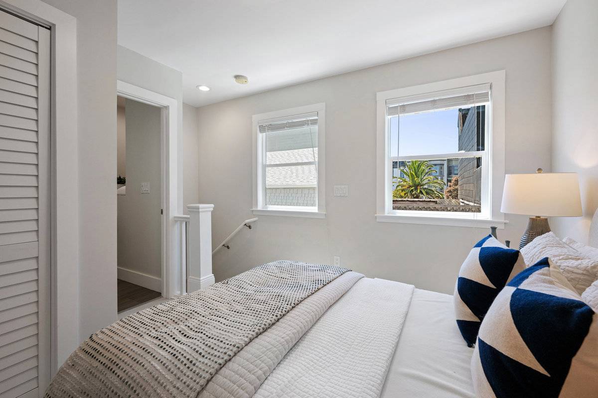 3790 Cesar Chavez St, San Francisco, CA 94110 Victorian home for sale by top Noe Valley real estate agents Danielle Lazier Vivre best SF Realtors (ub)
