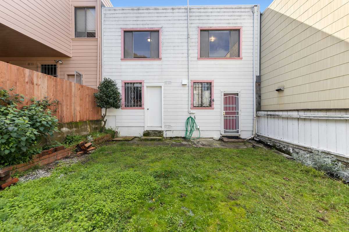 275 Mullen Ave San Francisco CA 94110 bernal heights home for sale top SF realtors Danielle Lazier Vivre real estate agents (27)