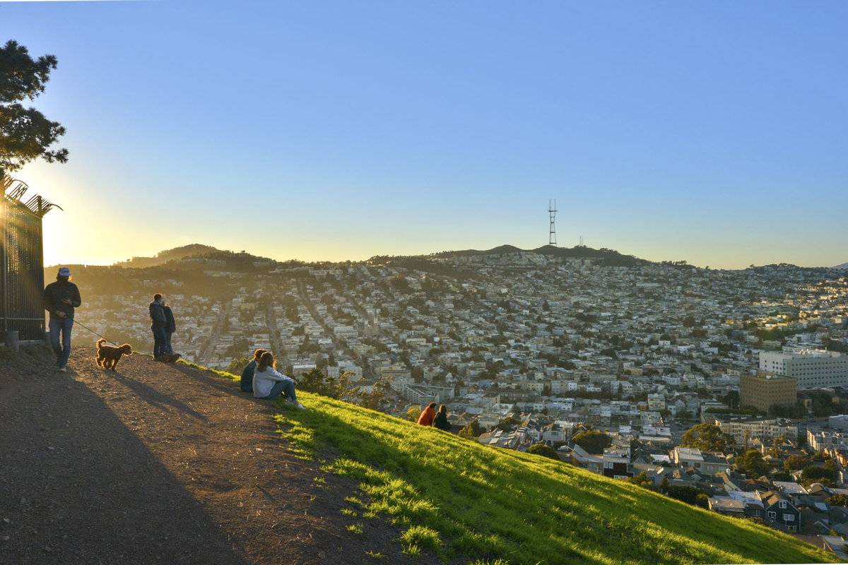 noe valley vs bernal heights san francisco neighborhood comparison for homebuyers top sf buyer realtor best agents danielle lazier vivre