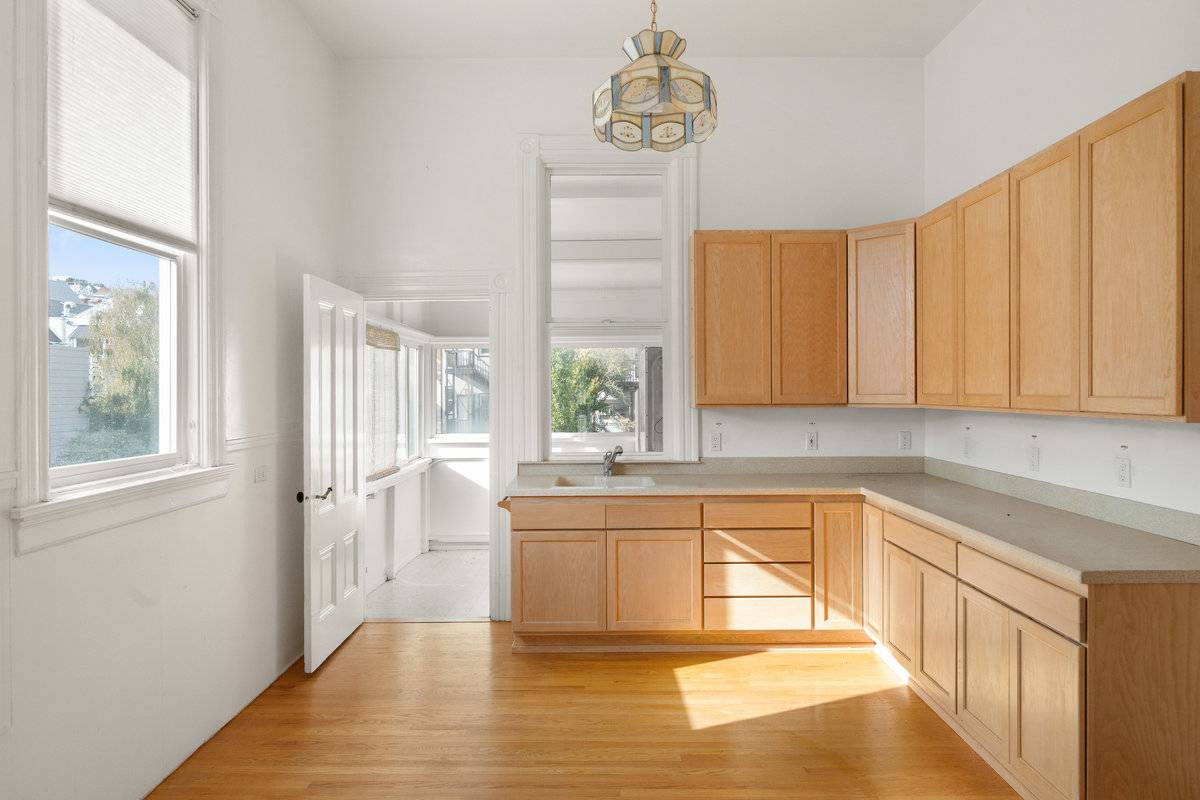 258 260 Jersey St, San Francisco, CA 94114 noe valley duplex investment property home for sale by top sf realtors danielle lazier vivre real estate agents (20)