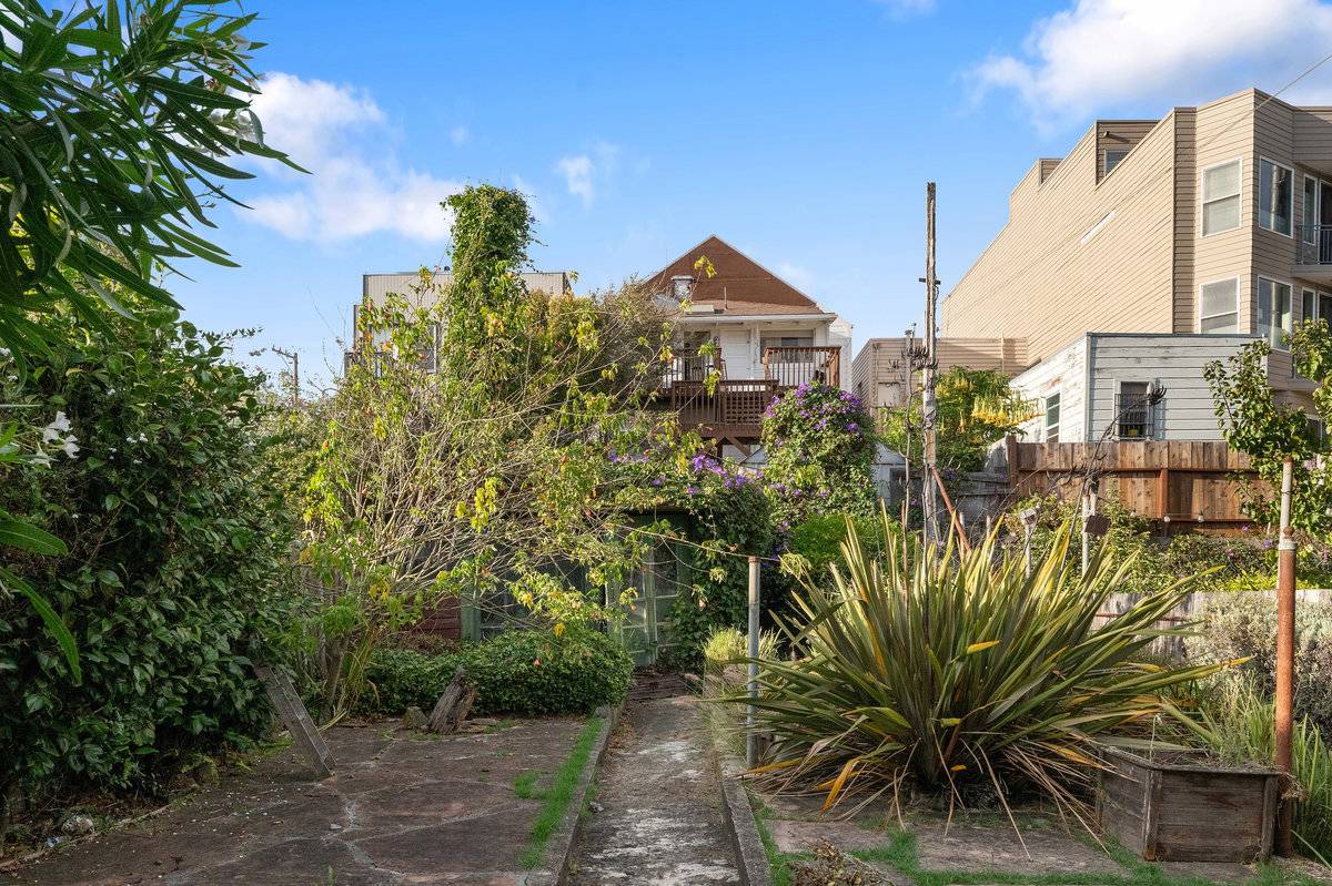 258 260 Jersey St, San Francisco, CA 94114 noe valley duplex investment property home for sale by top sf realtors danielle lazier vivre real estate agents (27)