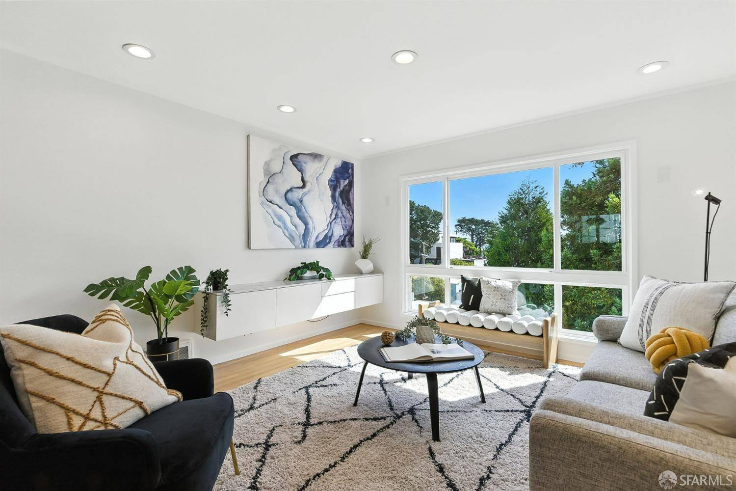 379 Nevada St, San Francisco, CA 94110 home for sale with top sf realtor agents danielle lazier vivre real estate