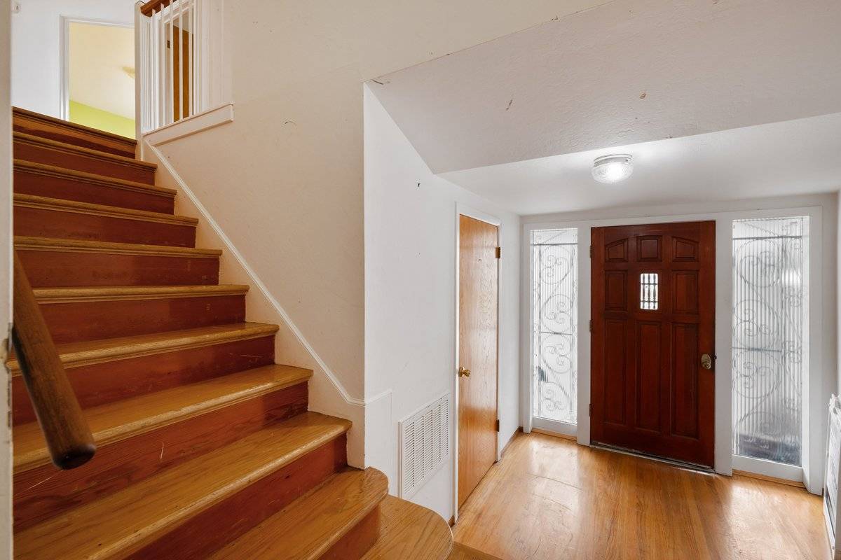 201 Molimo Dr, San Francisco, CA 94127 miraloma park home for sale top SF realtor listing agent danielle lazier vivre real estate (3)