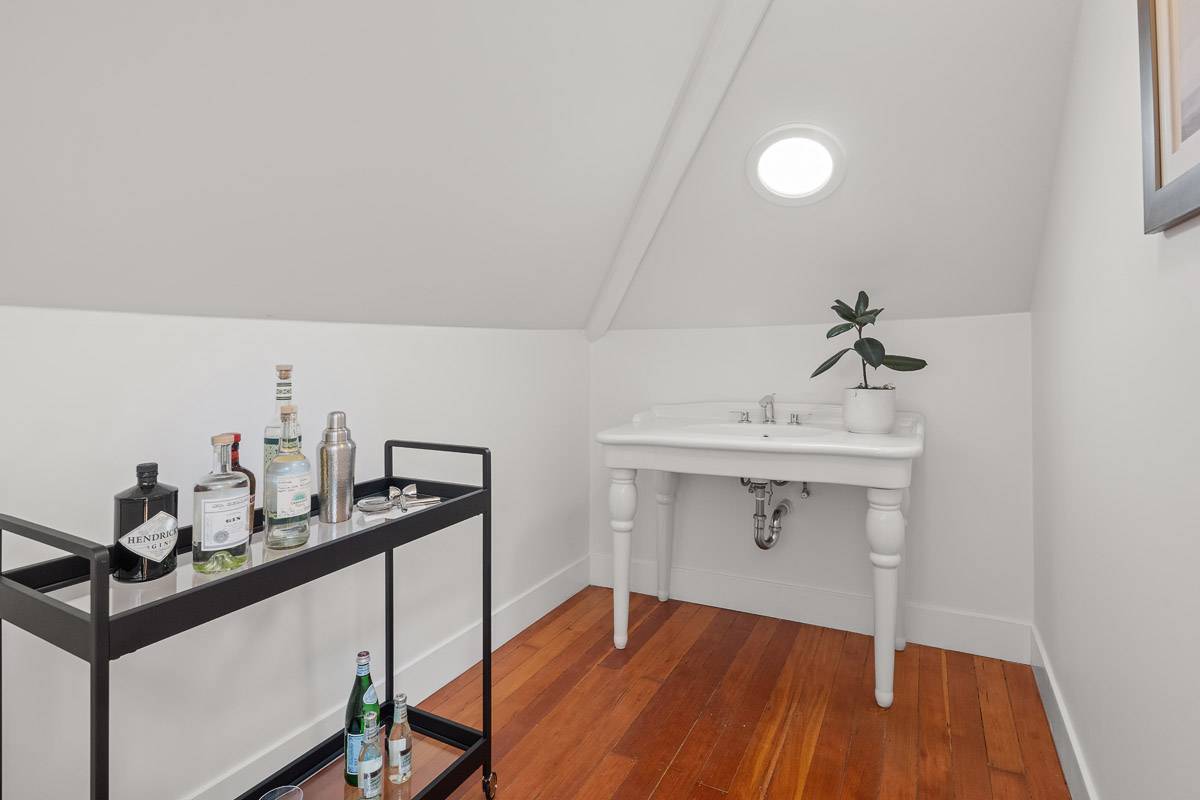1815 Vallejo St, San Francisco, CA 94123 luxury home for sale pacific heights mansion top sf realtor danielle lazier vivre real estate (76)