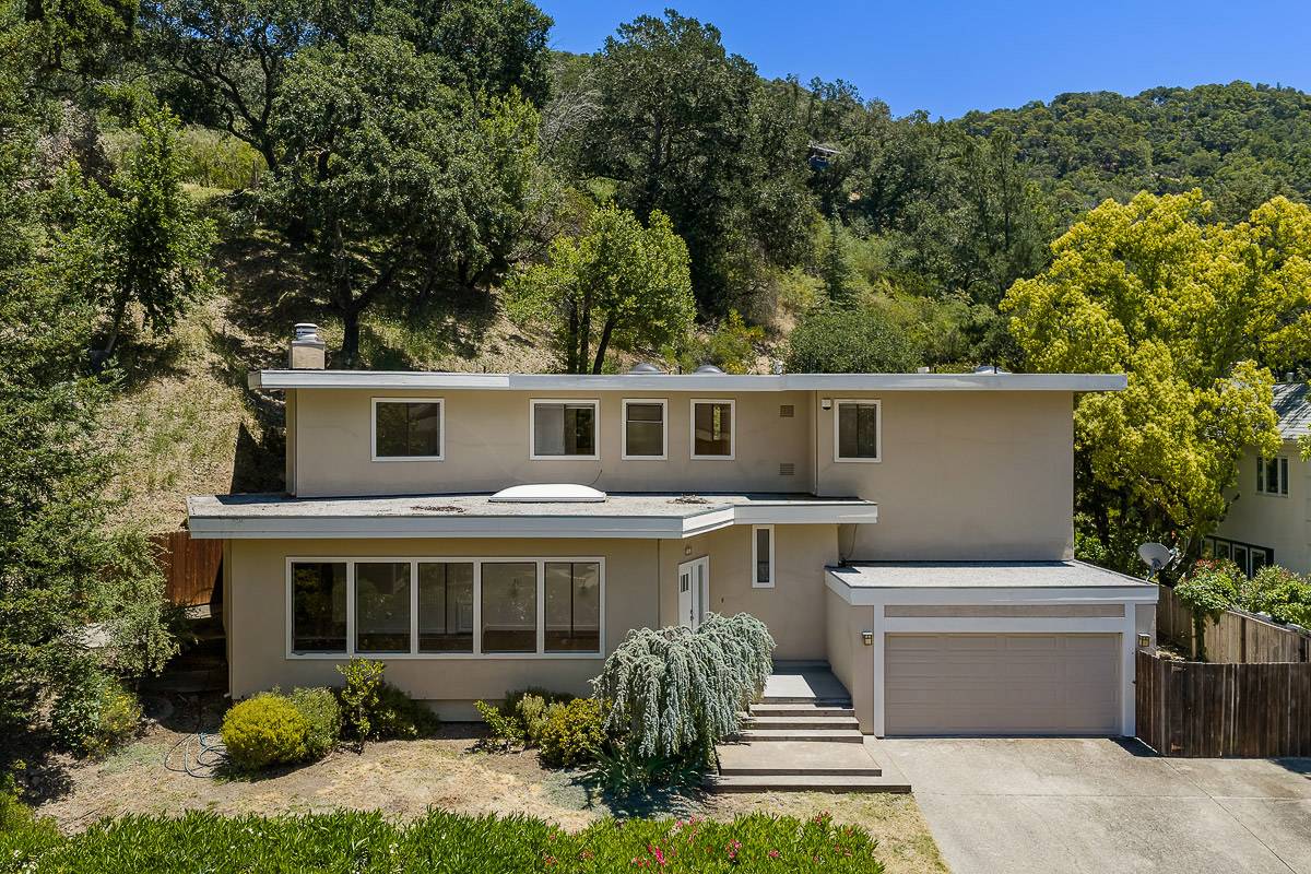 36 Bonnie Brae Dr, Novato, CA 94949 Marin Country Club home for sale by top San Francisco Realtor Danielle Lazier Vivre Real Estate Best SF Agents (1)