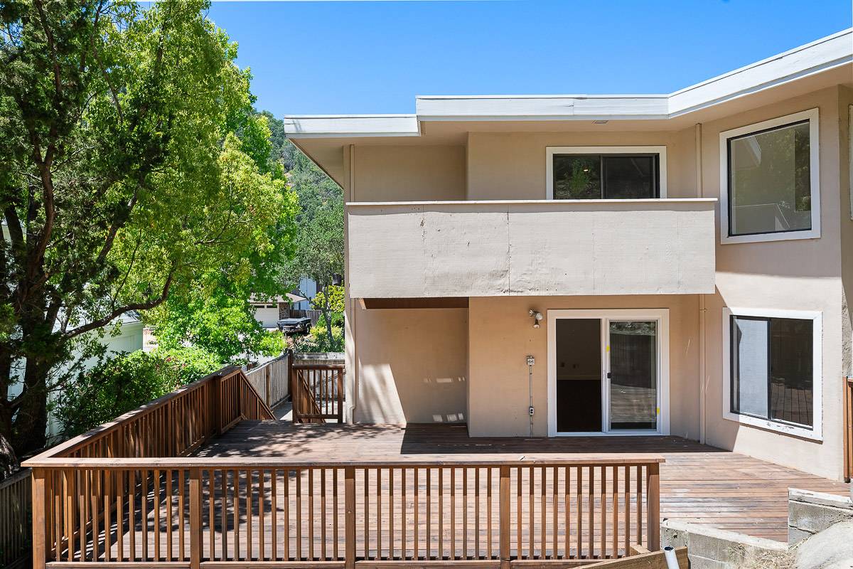 36 Bonnie Brae Dr, Novato, CA 94949 Marin Country Club home for sale by top San Francisco Realtor Danielle Lazier Vivre Real Estate Best SF Agents (16)