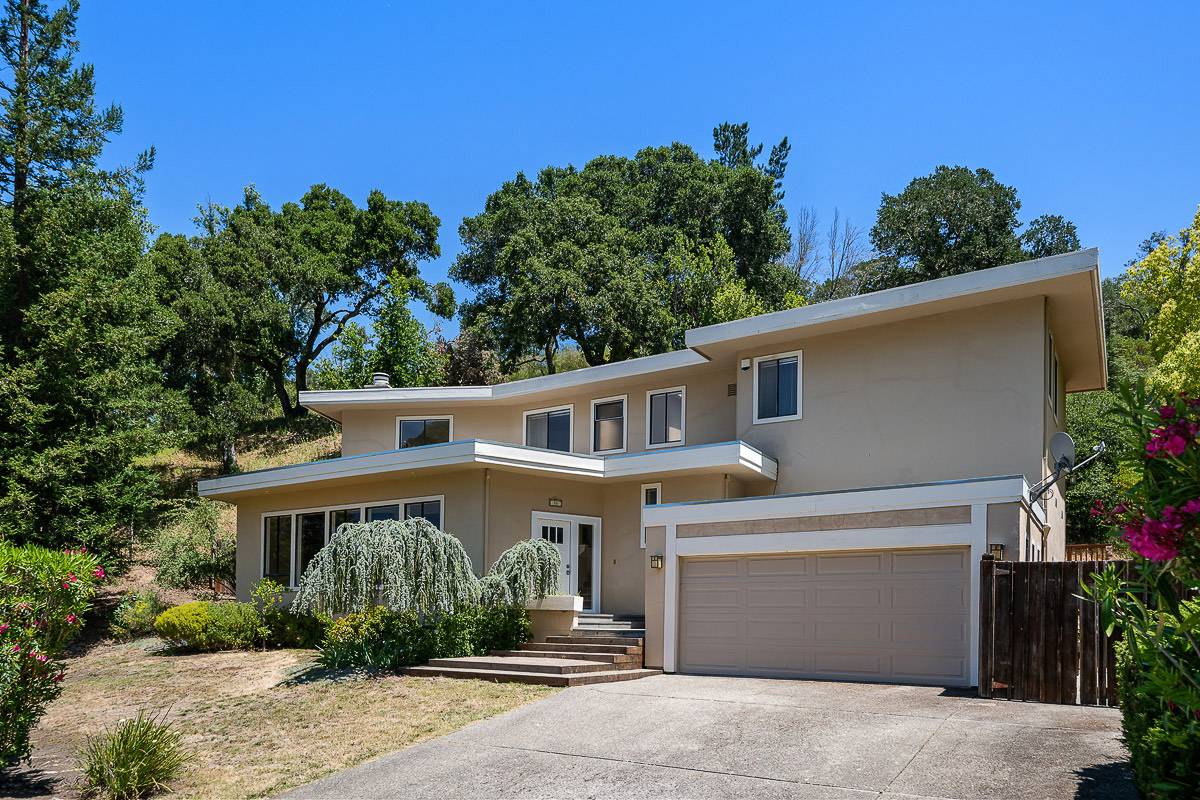 36 Bonnie Brae Dr, Novato, CA 94949 Marin Country Club home for sale by top San Francisco Realtor Danielle Lazier Vivre Real Estate Best SF Agents (2)