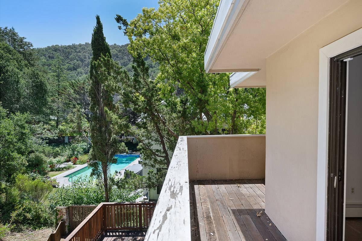 36 Bonnie Brae Dr, Novato, CA 94949 Marin Country Club home for sale by top San Francisco Realtor Danielle Lazier Vivre Real Estate Best SF Agents (21)