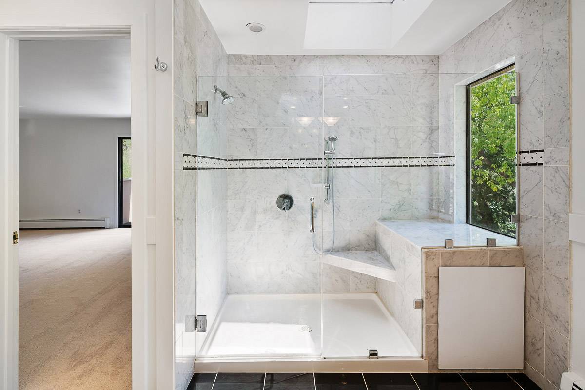 36 Bonnie Brae Dr, Novato, CA 94949 Marin Country Club home for sale by top San Francisco Realtor Danielle Lazier Vivre Real Estate Best SF Agents (24)