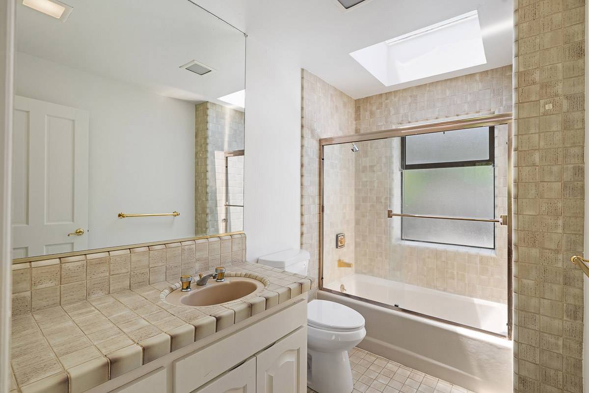 36 Bonnie Brae Dr, Novato, CA 94949 Marin Country Club home for sale by top San Francisco Realtor Danielle Lazier Vivre Real Estate Best SF Agents (28)