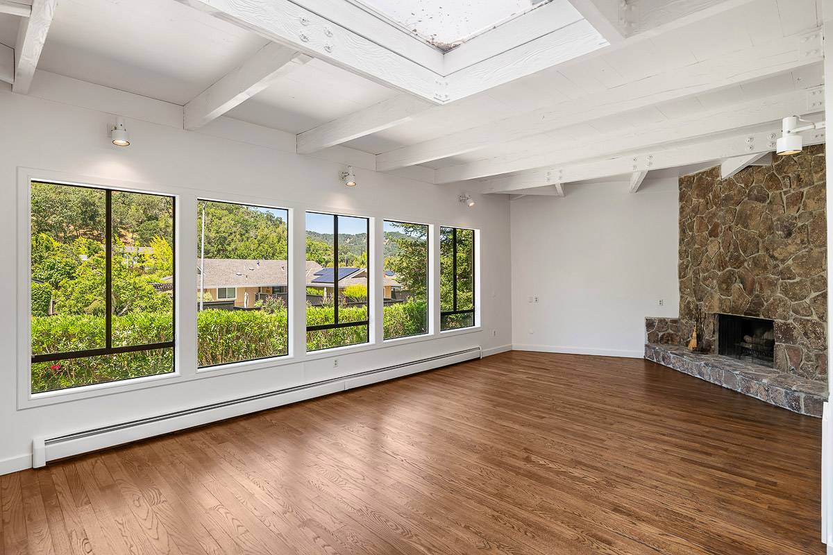 36 Bonnie Brae Dr, Novato, CA 94949 Marin Country Club home for sale by top San Francisco Realtor Danielle Lazier Vivre Real Estate Best SF Agents (3)