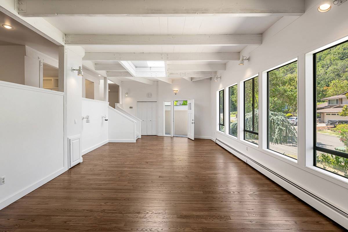 36 Bonnie Brae Dr, Novato, CA 94949 Marin Country Club home for sale by top San Francisco Realtor Danielle Lazier Vivre Real Estate Best SF Agents (5)