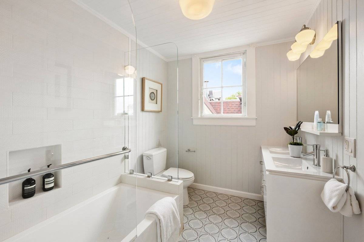 1815 vallejo bathroom pickup 1