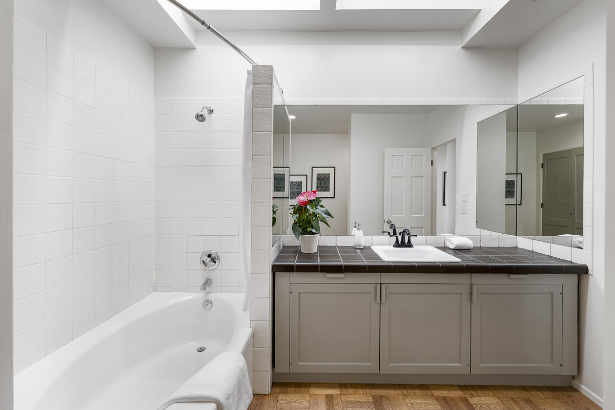 2126 18th St, San Francisco, CA 94107 potrero hill home for sale danielle lazier vivre top sf realtor agents (22)
