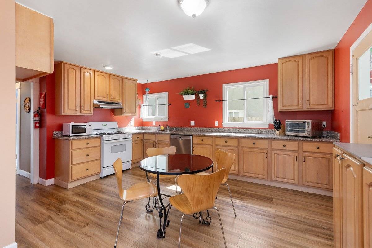 44 Carmel Ave, Pacifica, CA 94044 home for sale top sf bay area listing agent danielle lazier vivre real estate realtors (17)
