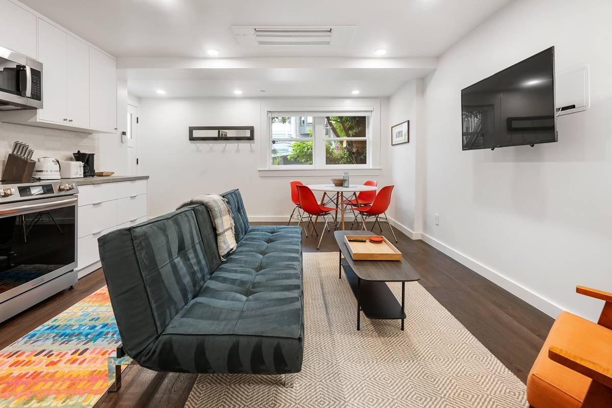 428 27th St Unit A, San Francisco, CA 94131 Noe Valley Modern Victorian Apartment with Private Entrance for Rent (4)