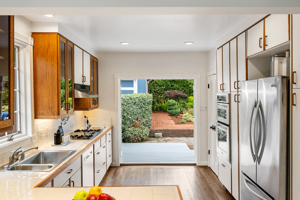 1985 8th Ave, San Francisco, CA 94116 best sf realtor agent danielle lazier vivre (8)