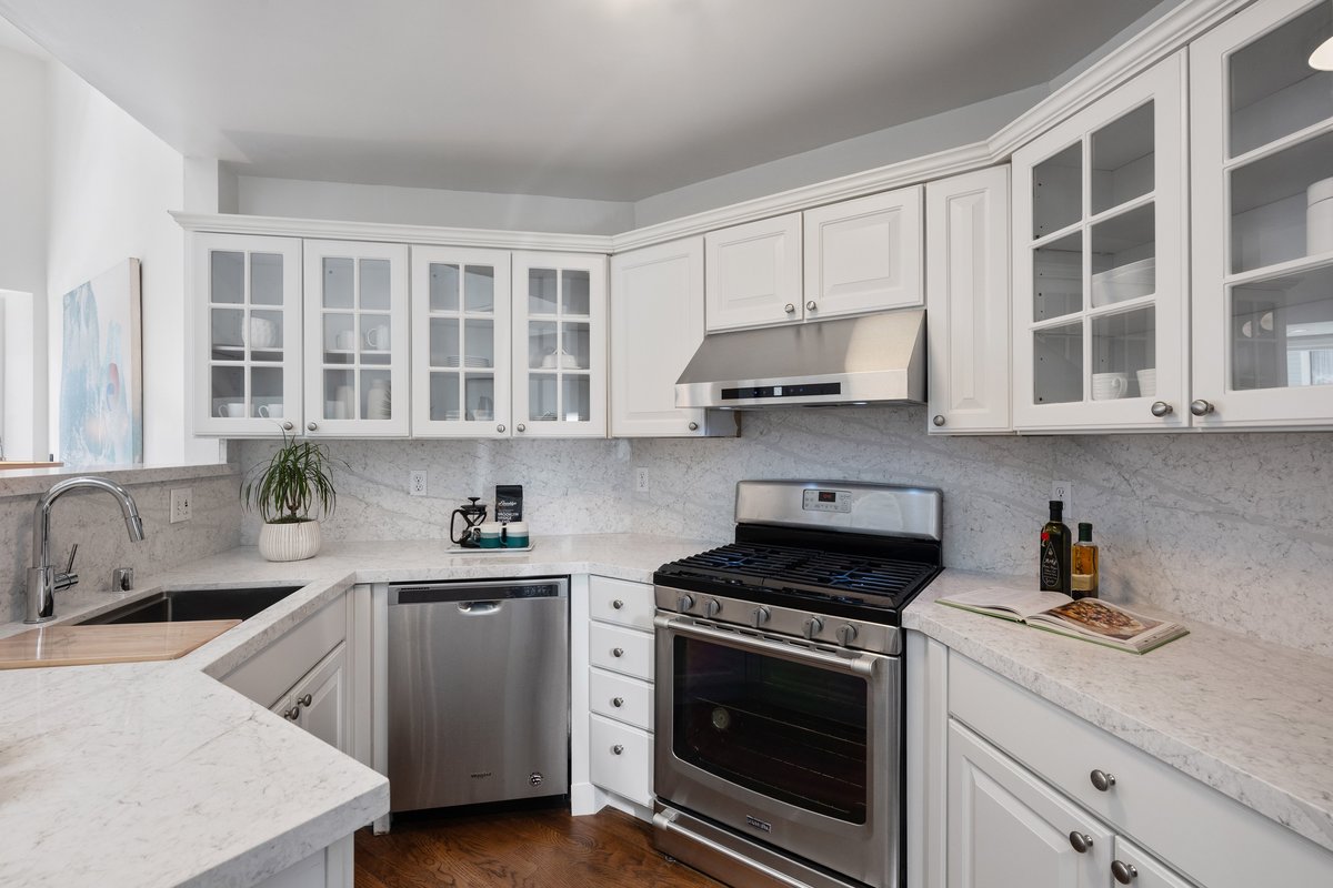 3812A 24th St, San Francisco, CA 94114 Noe Valley condo for sale top SF realtor agent Danielle Lazier Vivre Real Estate (8)
