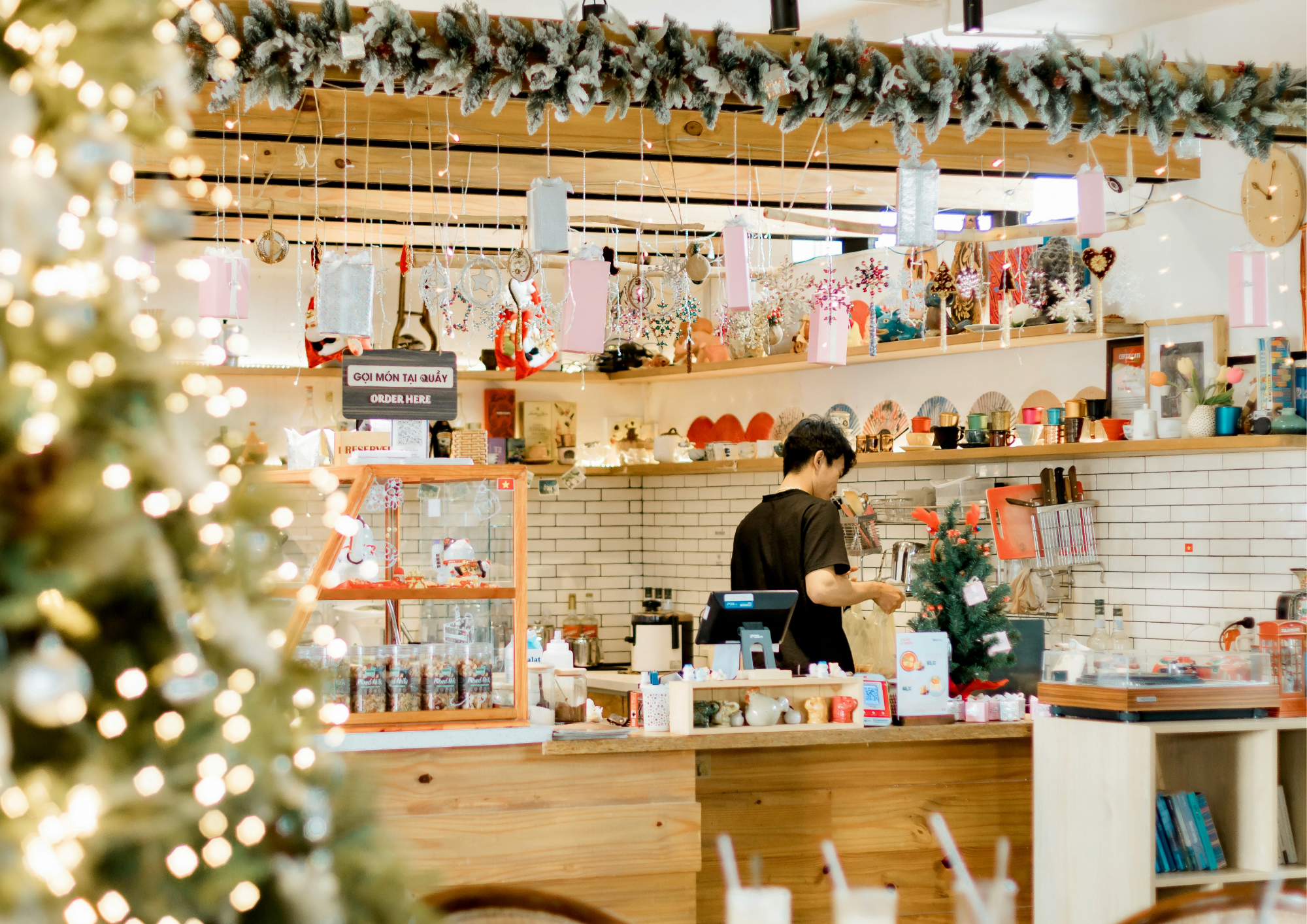Where to Shop Local for the Holidays in Mission Dolores in 2026